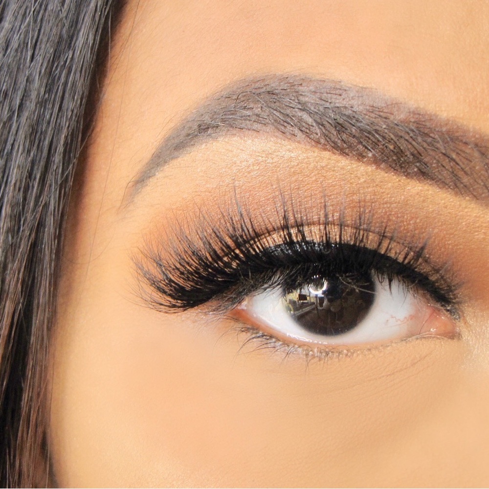 Magnetic Lashes - Picture 3 of 4